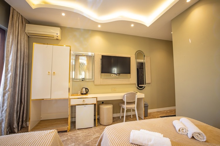 Single Room (1 Person)