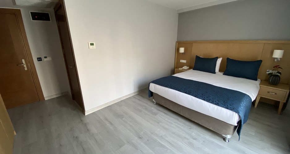 Economy Room, Garden View