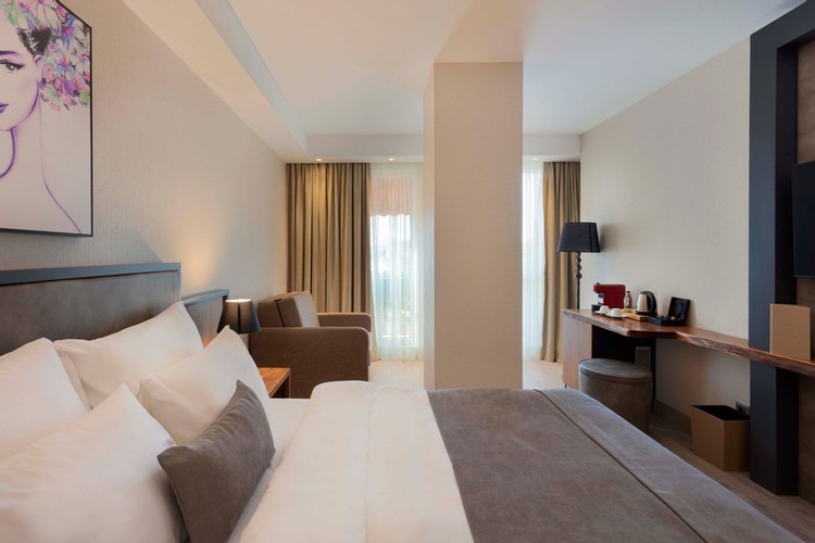 Deluxe Oda, Bahçeli