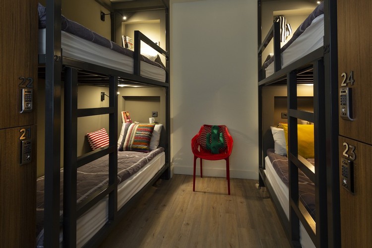 Four-Bed Room With Private Toilet