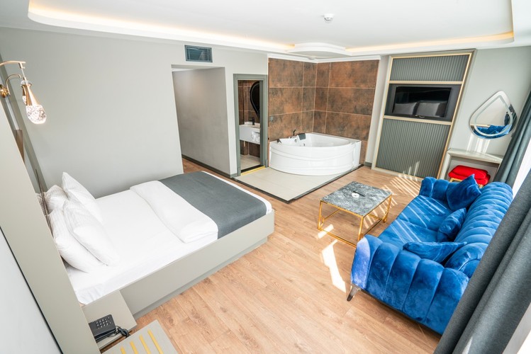 Deluxe Room (Jacuzzi)