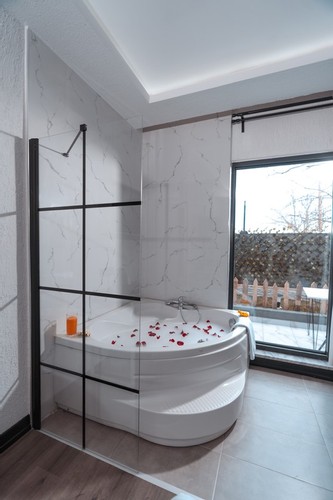 Suit Oda, Bahçe Manzaralı (1 Kişilik, Jakuzi)