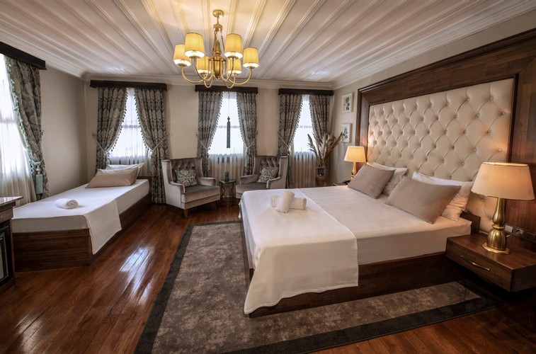 Aile Deluxe Odası (3 Kişilik)