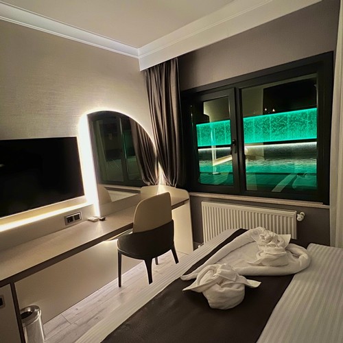 Superior Room, Pool View