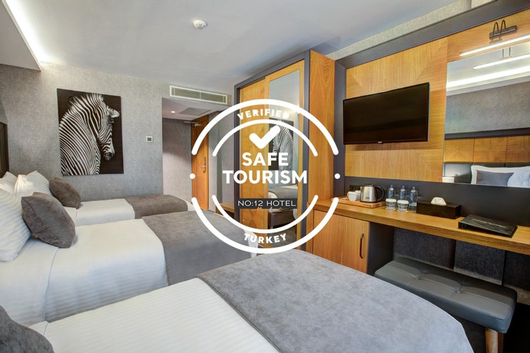 Deluxe Room (3 Person)