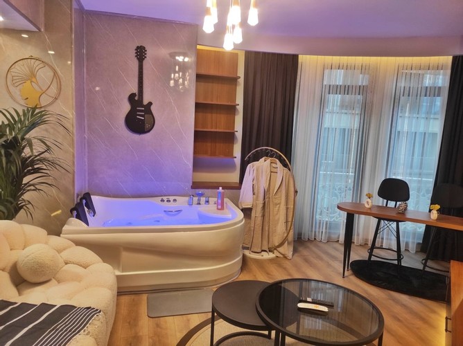 Suite Room, Garden View (Jacuzzi)