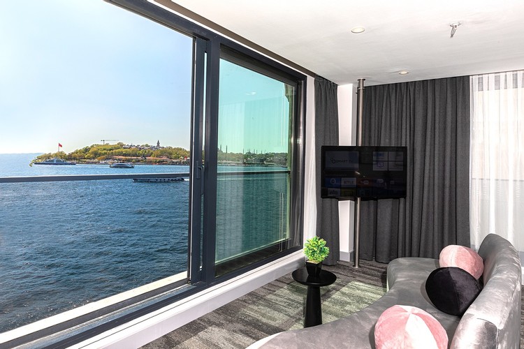 President Suit Oda, Boğaz Manzaralı