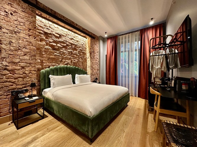 Junior Room, Courtyard View