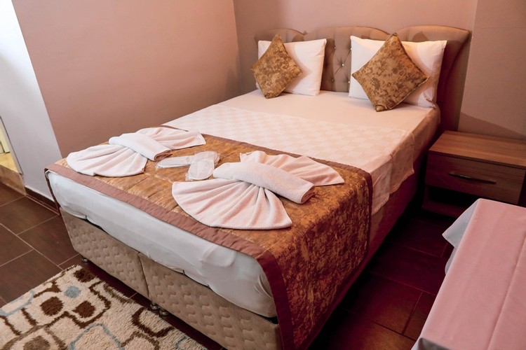 Standart Oda, Kara Manzaralı