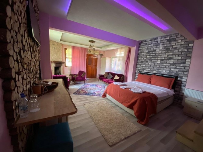 Detached Stone Bungalow