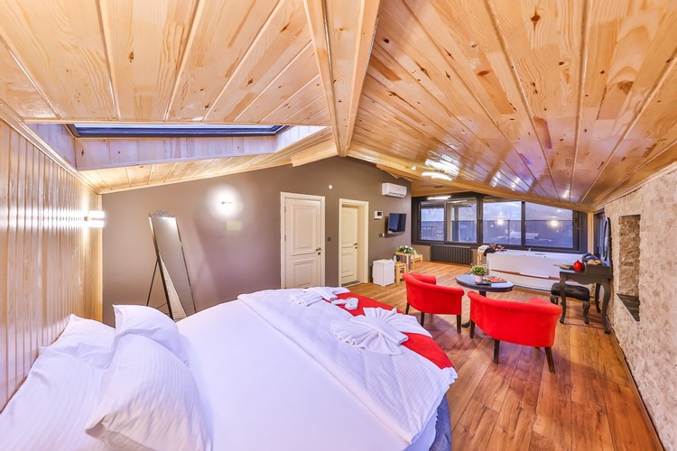 Deluxe Room, Lake View