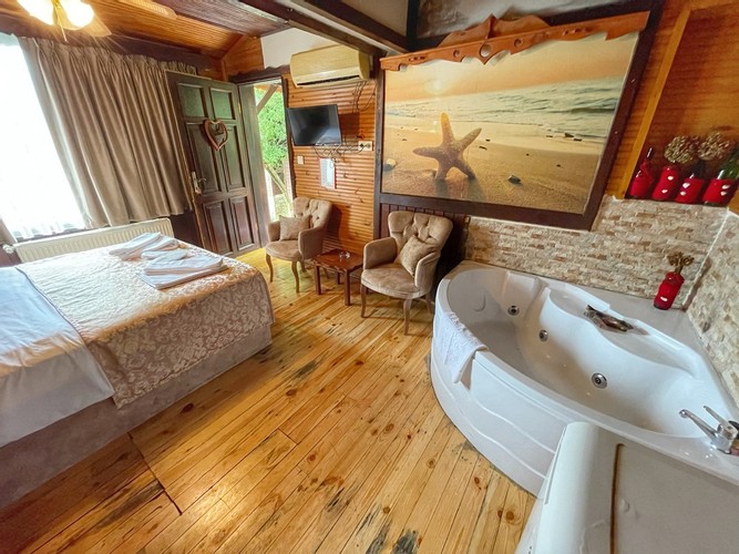 Exclusive Room, River View (Jacuzzi)