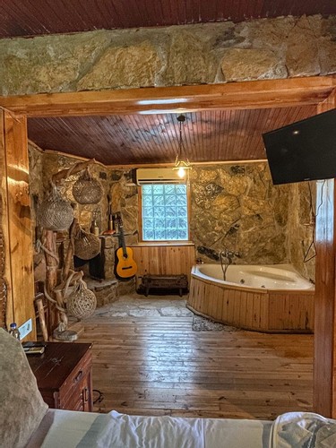 Deluxe Stone Room