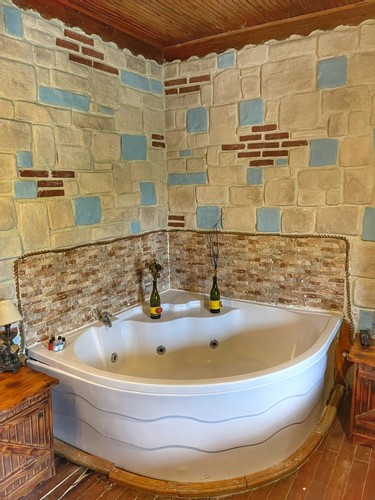 Roof Stone Room (Jacuzzi)