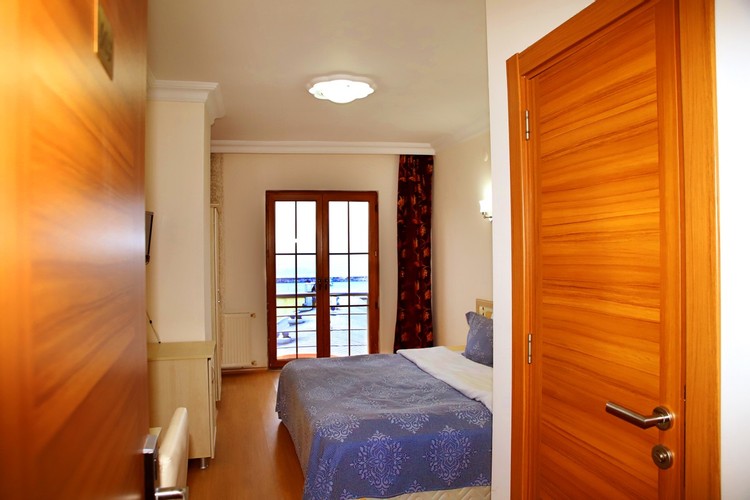 Standart Oda, Kara Manzaralı