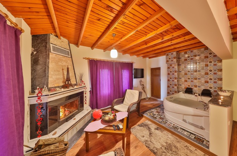 Honeymoon Room (Balcony)