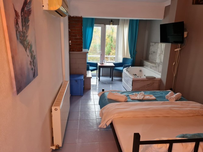 Deluxe Room, River View (Jacuzzi)