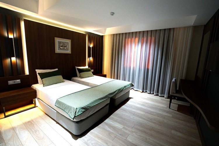 Superior Oda, Bahçe Manzaralı