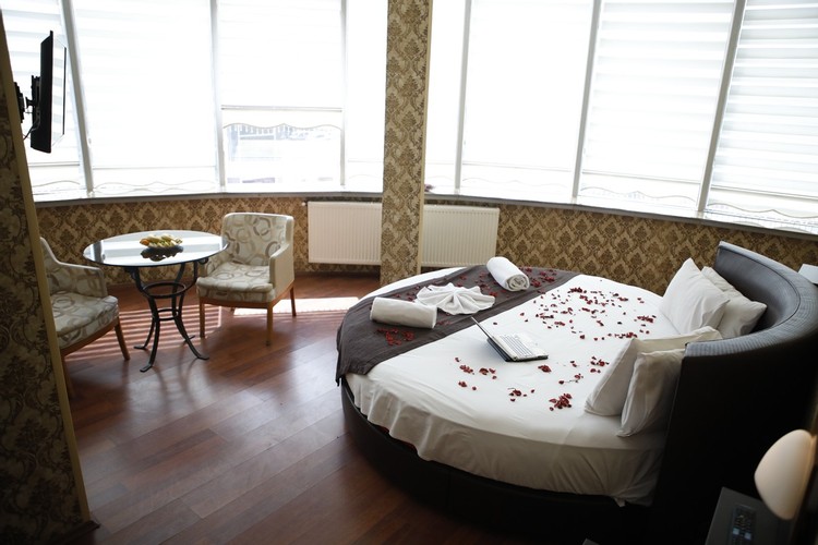 Deluxe Suite Room, City View