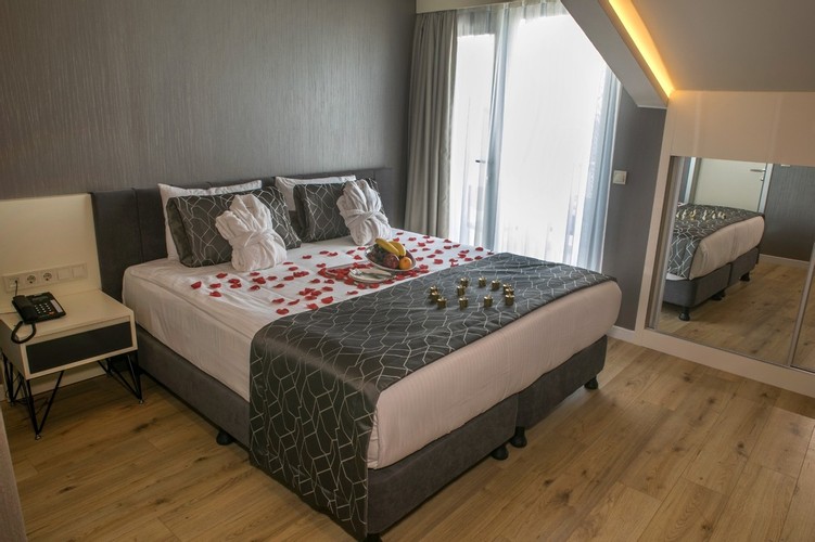 Teras Oda (Teraslı)