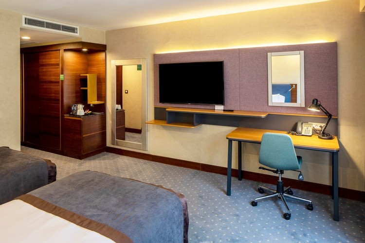 Deluxe Iki Ayrı Yataklı Oda