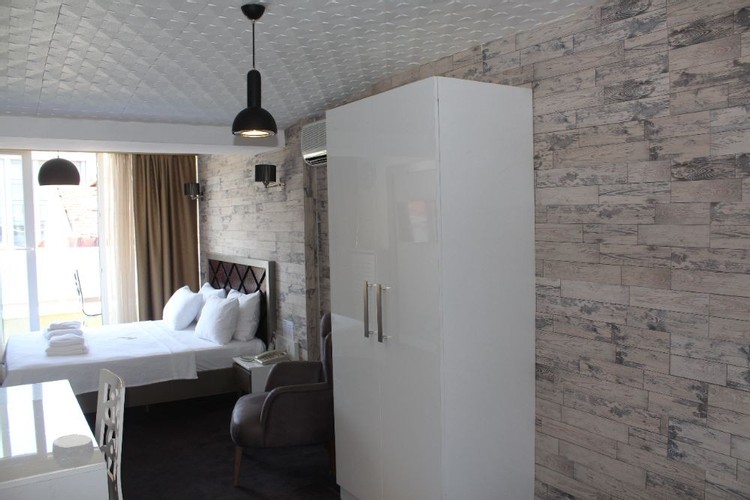 Studio Room (Balcony)