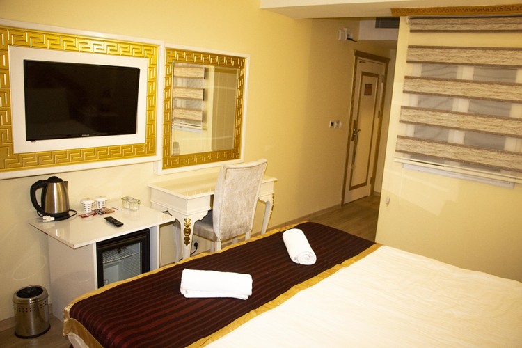 Ekonomik Oda (3 Kişilik, Penceresiz)