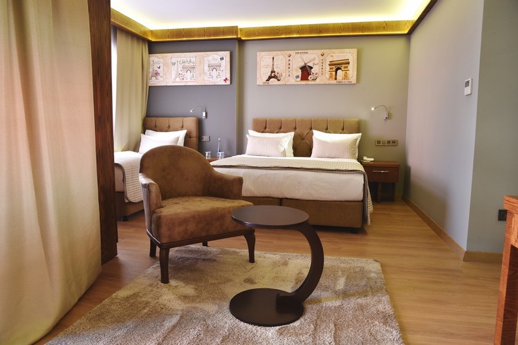 Aile Superior Odası