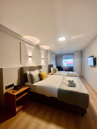 Deluxe Room (3 Person)