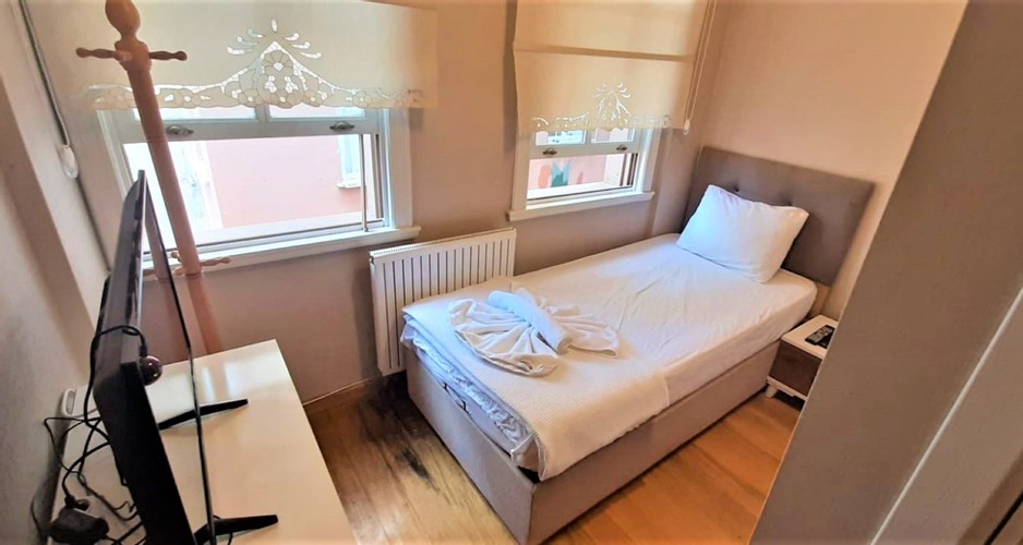 Single Room (1 Person)