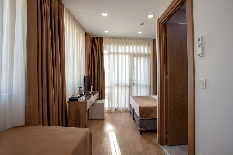 Suit Oda, Deniz Manzaralı (Balkonlu)