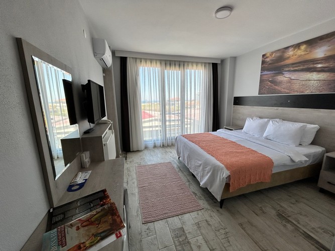 Superior Oda, Deniz Manzaralı (Balkonlu)