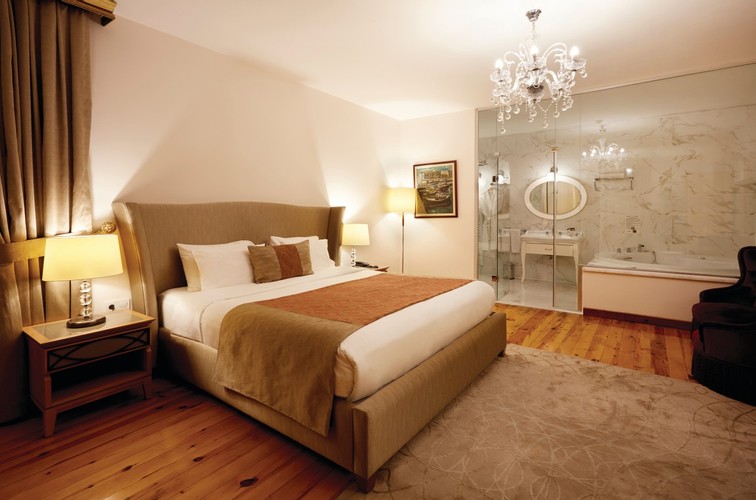 Suit Oda, Bahçe Manzaralı (Jakuzi)