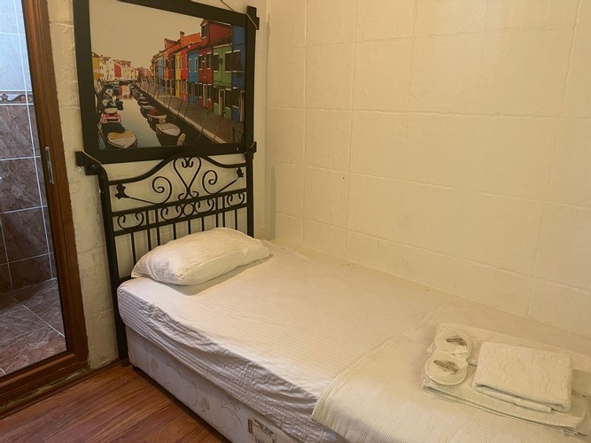 Standard Room (1 Person)