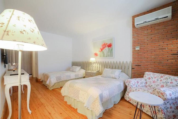 Deluxe Iki Ayrı Yataklı Oda