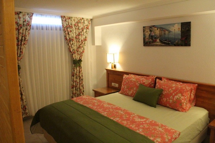 Economy Room (4 Person)