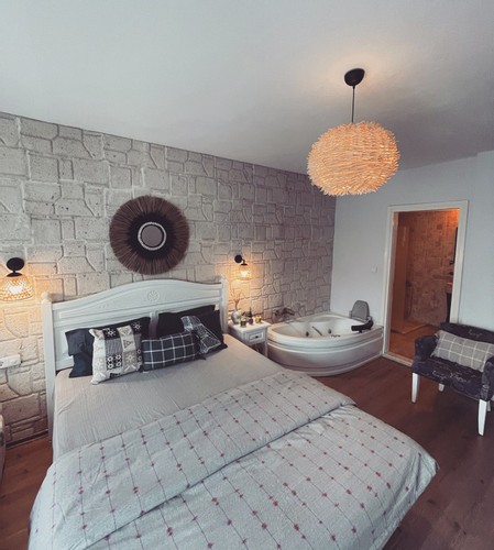 Comfort Suit Oda (3 Kişilik, Jakuzi)