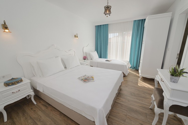 Family Room, Partial Sea View