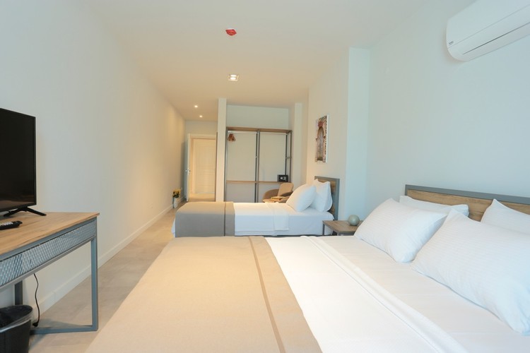 Deluxe Room (3 Person)