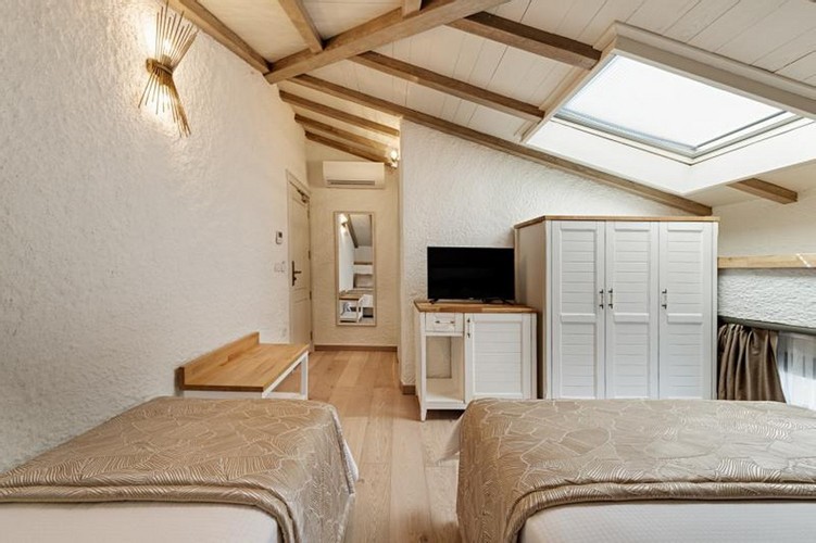 Roof Penthouse Room, Viewless (Without Balcony)