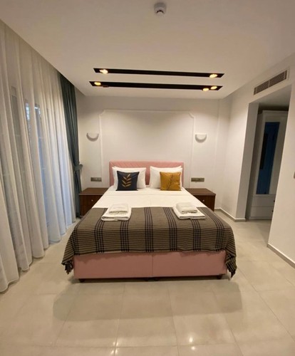 Ekonomik Zemin Kat Oda, Avlu Manzaralı