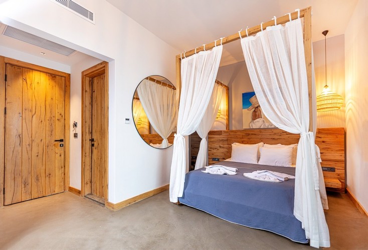 Deluxe Oda, Havuz Manzaralı