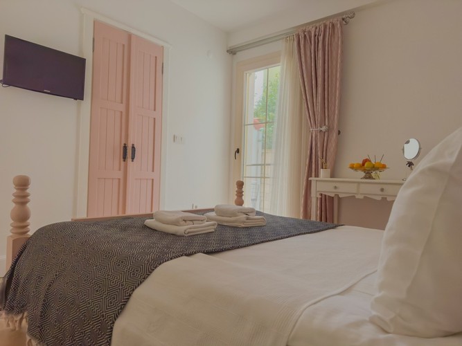 Deluxe Garden Room, Garden View