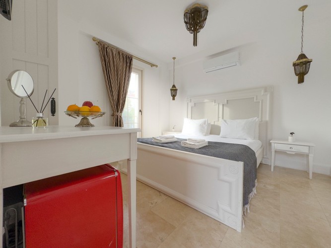 Deluxe Room (Balcony)