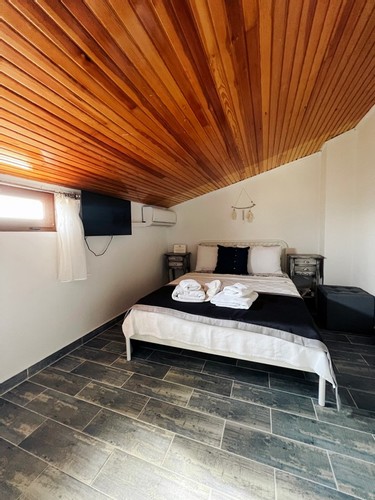 2Nd Floor Attic Economy Room (Without Balcony)