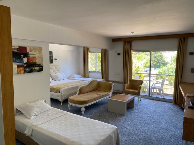 Suit Oda, Bahçe Manzaralı