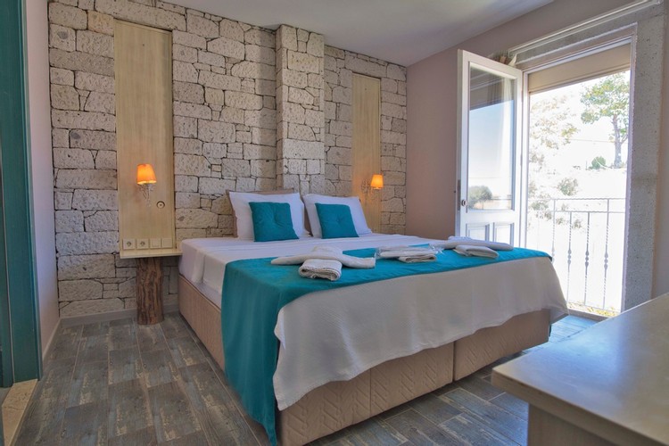 Deluxe Room (Balcony)