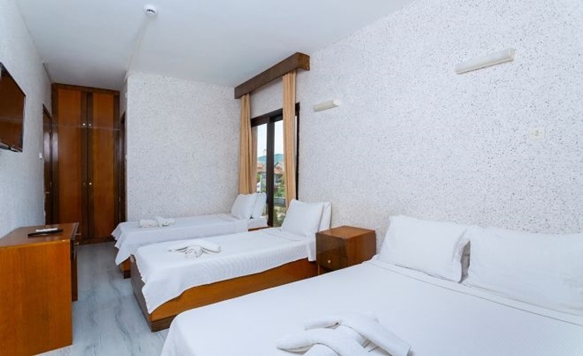 Standard Room (4 Person)