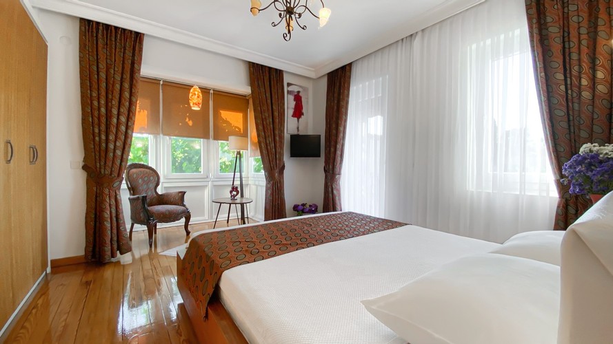 Standard Room (Balcony, Has Window)