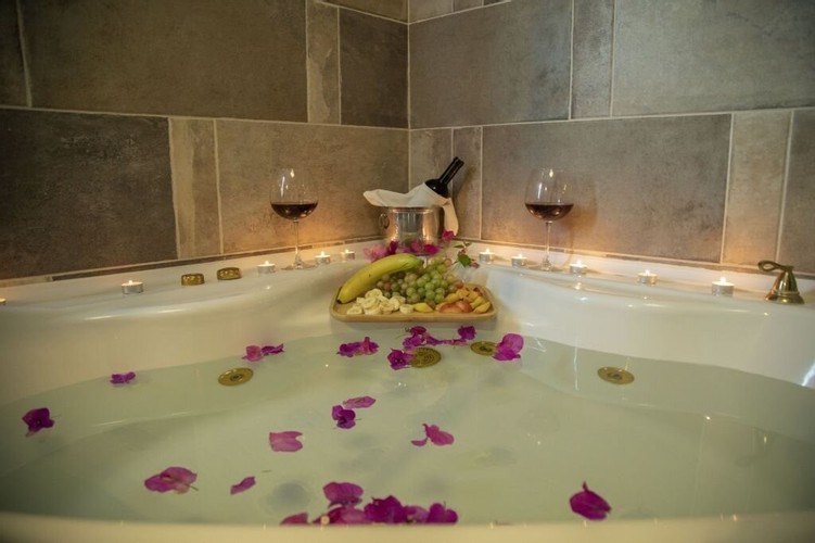 Suite Room (Jacuzzi)